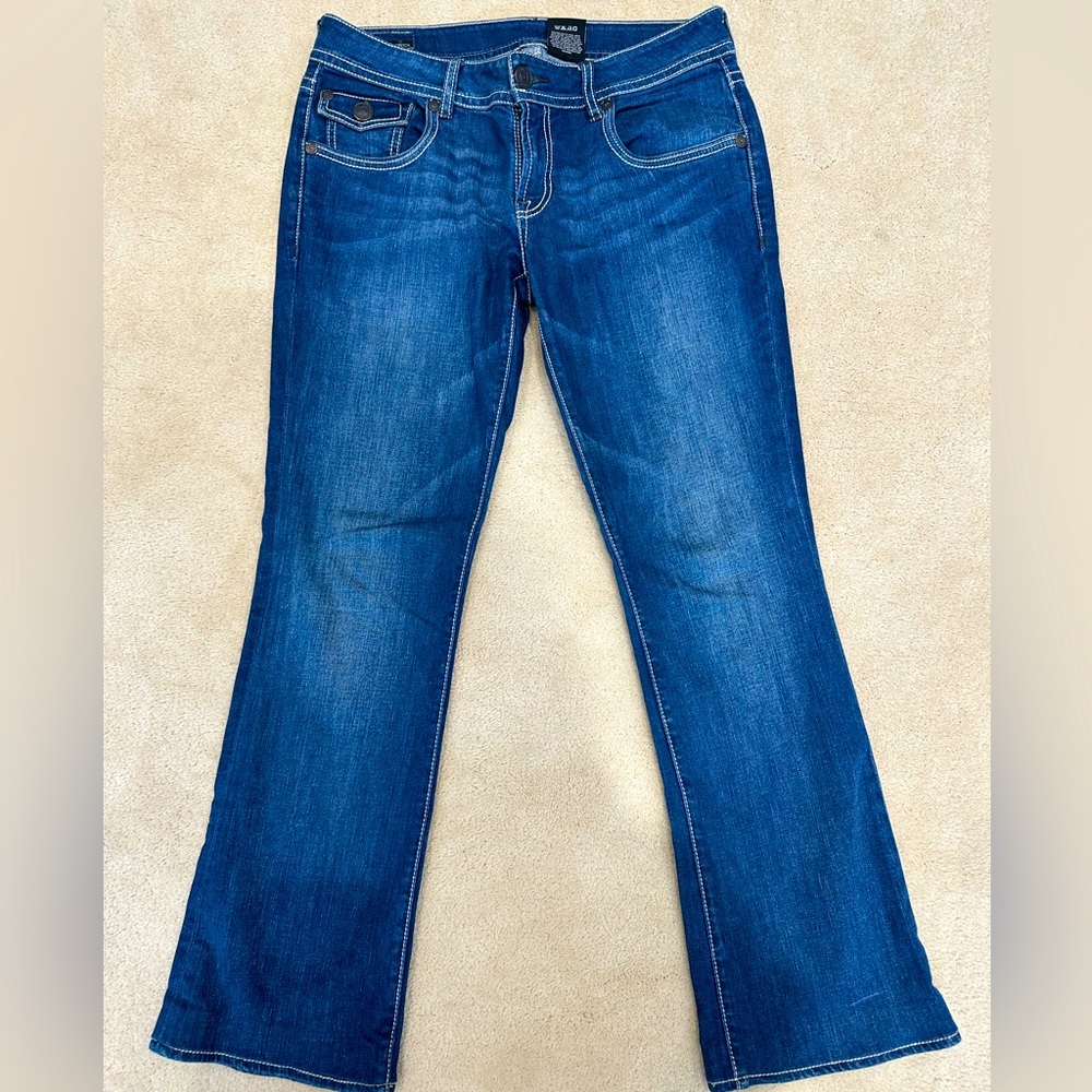 Like New Buffalo Designer EMB Denim Jeans Low R ise Bootcut Size 31 inseam 28